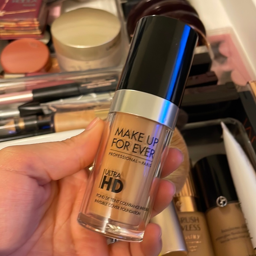 Makeup forever ultra hd foundation